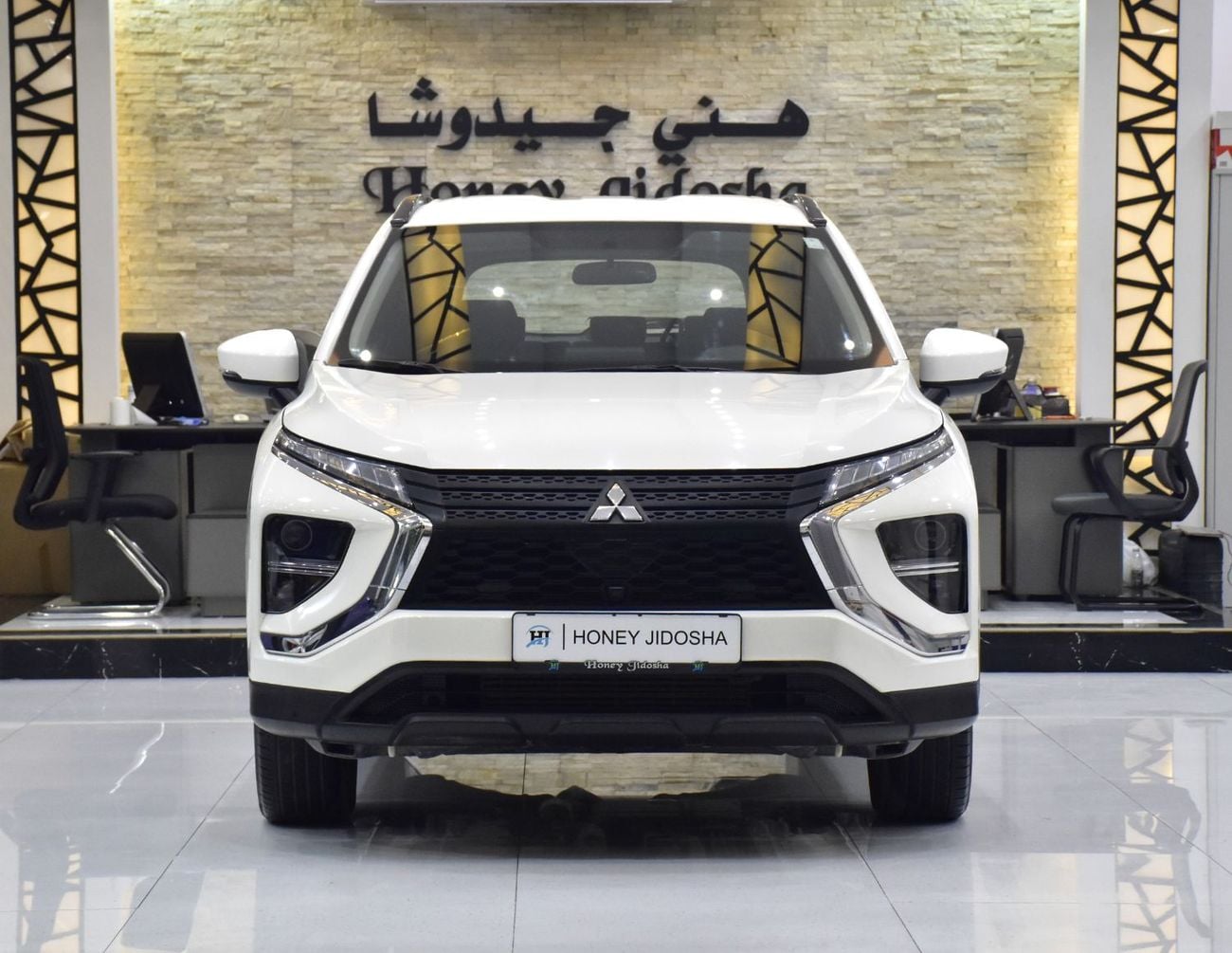 ميتسوبيشي إكلبس كروس GLS MIDLINE عرض ممتاز لسيارة ميتسوبيشي إكليبس كروس (موديل 2025) باللون الأبيض بمواصفات خليجية