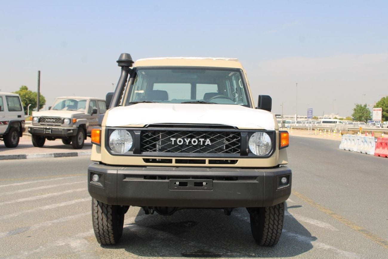 Toyota Land Cruiser 70 LC 78 HARDTOP 4.0L MT