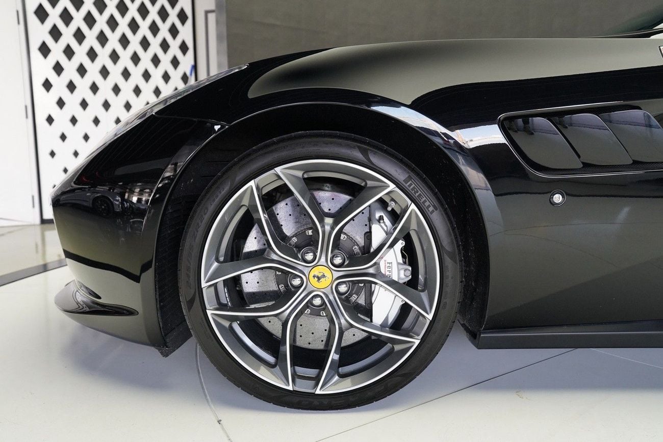 فيراري جي تي سي 4 لوسو LUSSO T