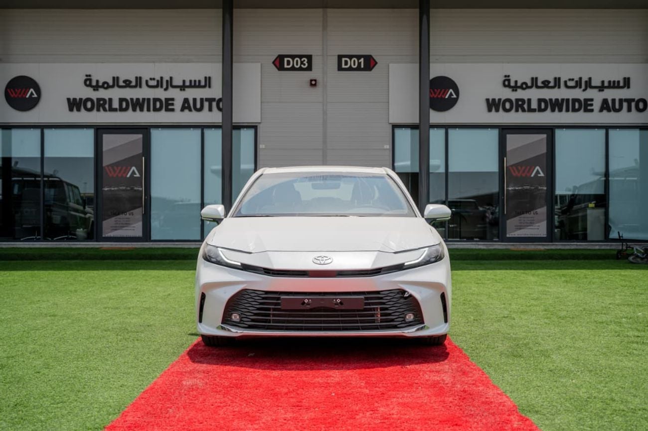 Toyota Camry E HEV 2.5L Automatic 2025