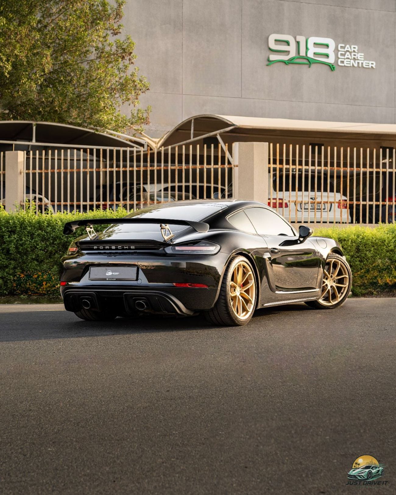 Porsche 718 Cayman GT4