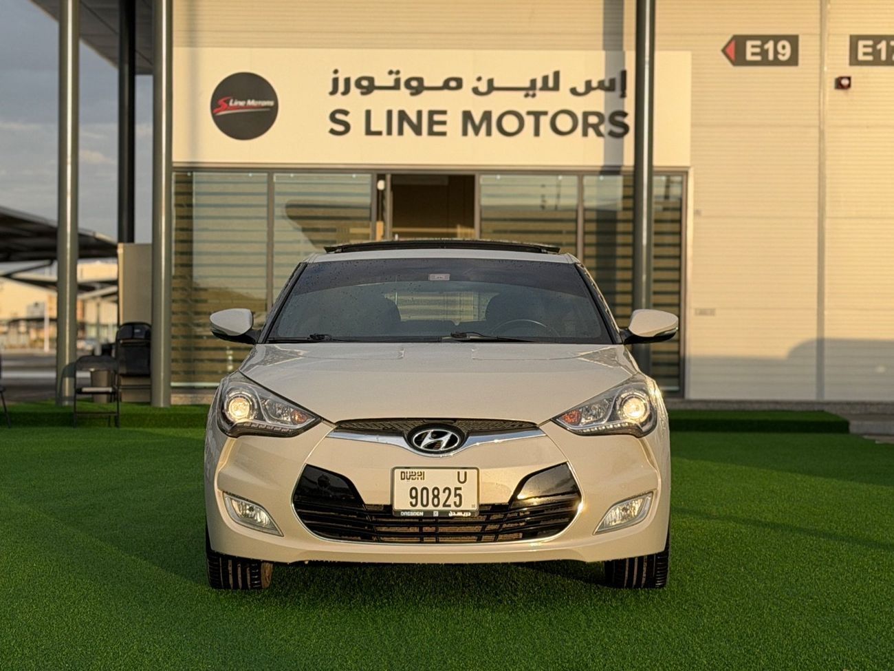 Hyundai Veloster GLS SR Hyundai Veloster 1.6L / GCC / 2016 / Free Accident Original Paint