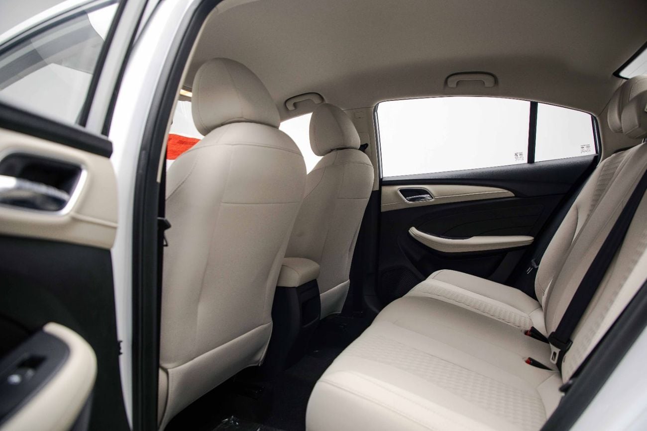 MG 5 STANDARD STD 1.5L - White Inside Beige | Export Only