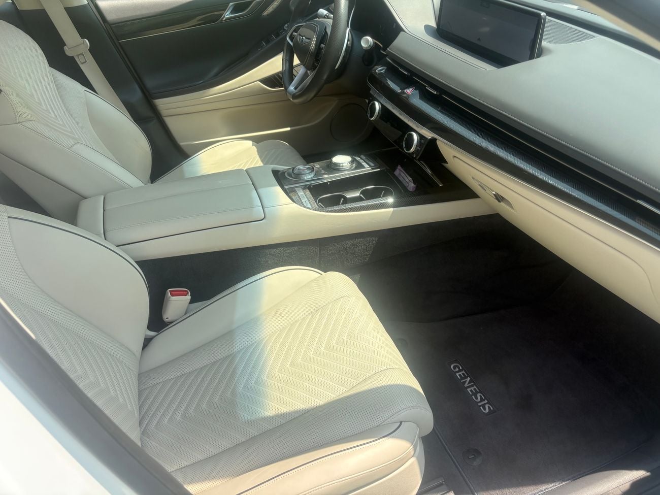 Genesis G80 ROYAL