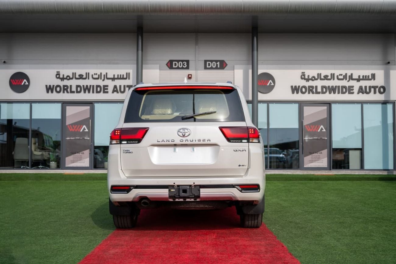 Toyota Land Cruiser GXR LC300 3.5L HEV