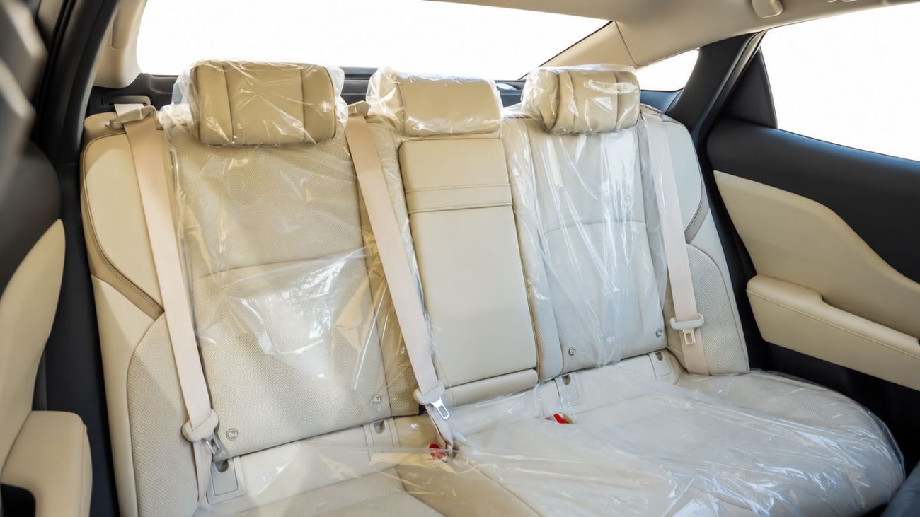 تويوتا كراون Mid ECTAV0029 - تويوتا كراون متوسطة الحجم 2026 - محرك هجين 2.5 لتر، ناقل حركة أوتوماتيكي - لون رمادي مع