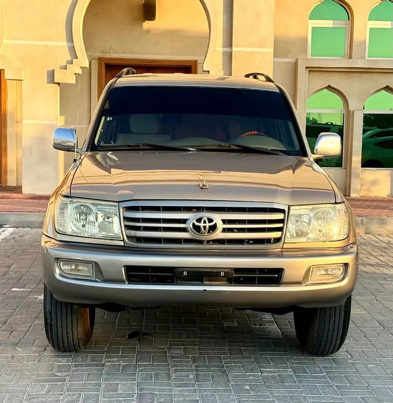 Toyota Land Cruiser لاند كروزر موديل GXR بحالة ممتازة GXR GCC Specs