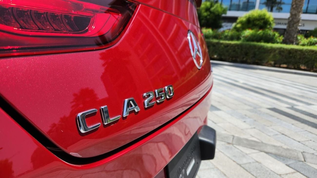Mercedes Benz CLA250 Premium +