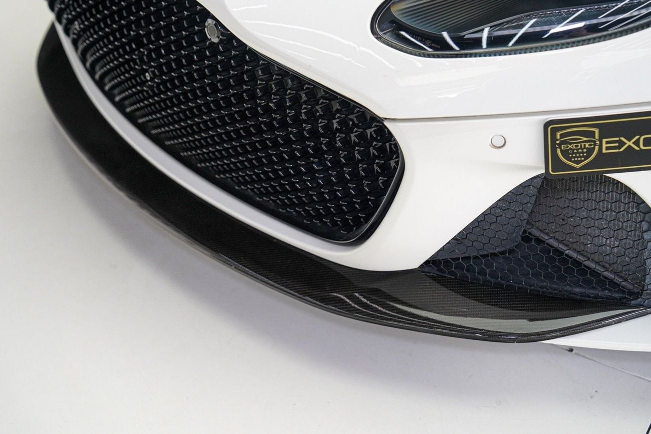 Aston Martin DBS SUPERLEGGERA
