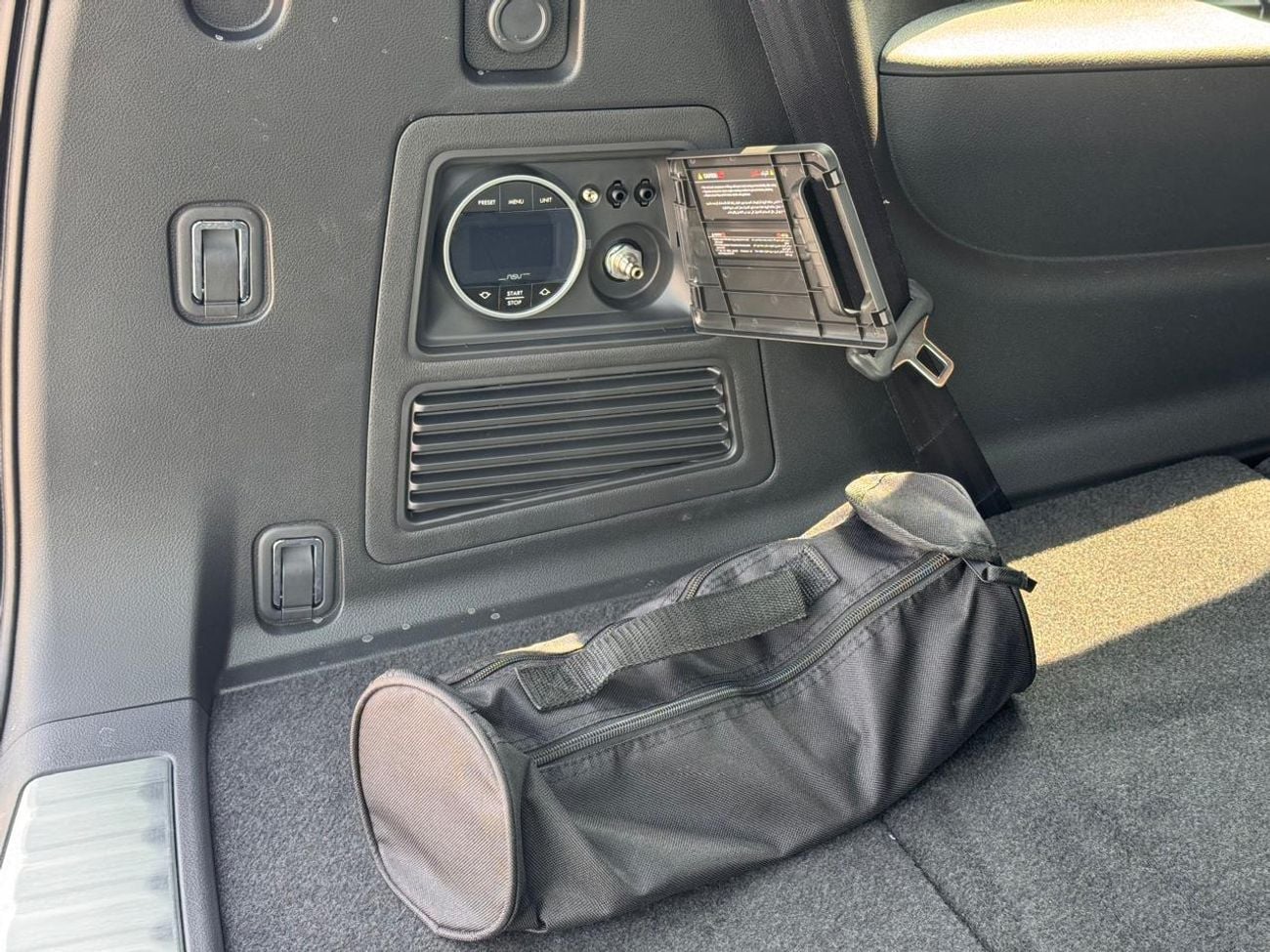 Nissan Patrol LE PLATINUM CITY (Exterior : BLACK / Interior: TAN)