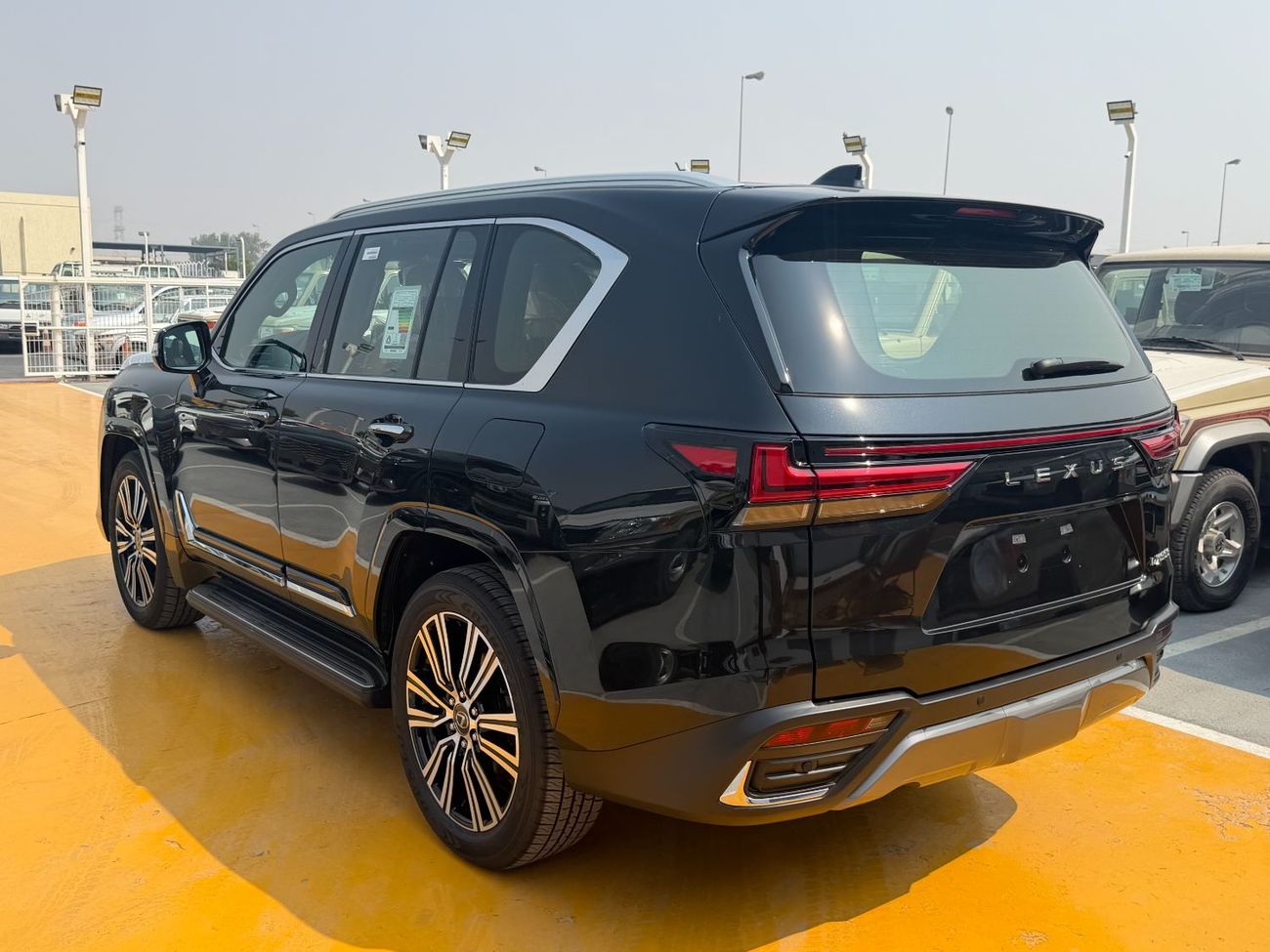 لكزس LX 600 SIGNATURE