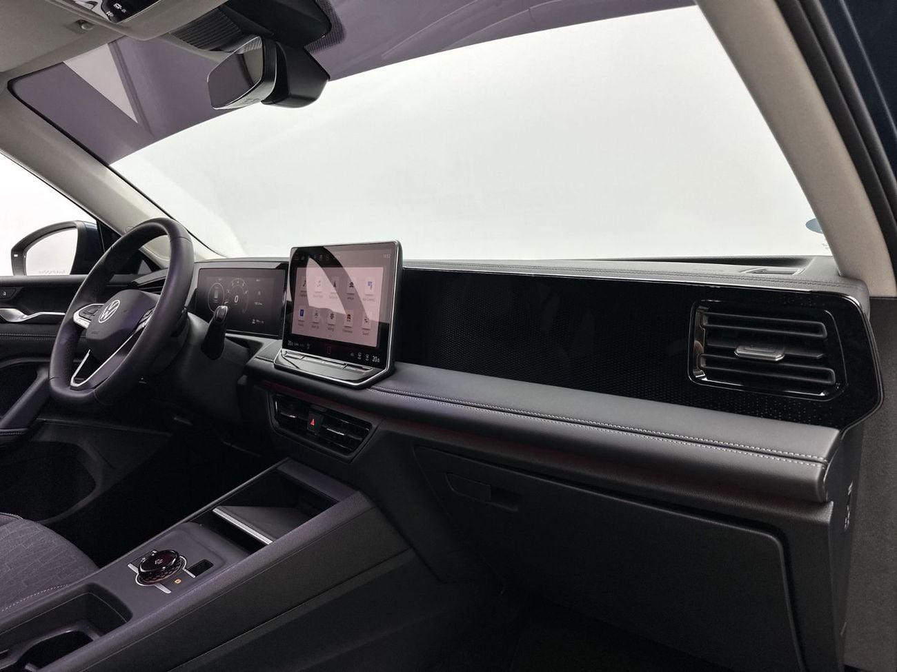 Volkswagen Tiguan Tiguan Life 1.4L | Advanced Safety | Smart Technology | Premium Comfort