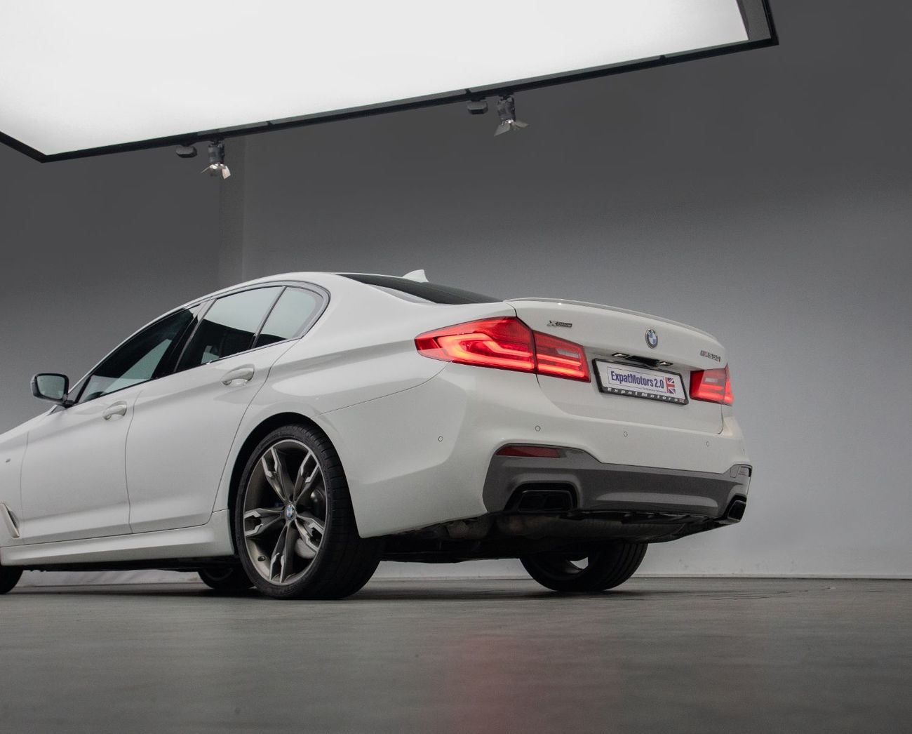 BMW M550i STANDARD