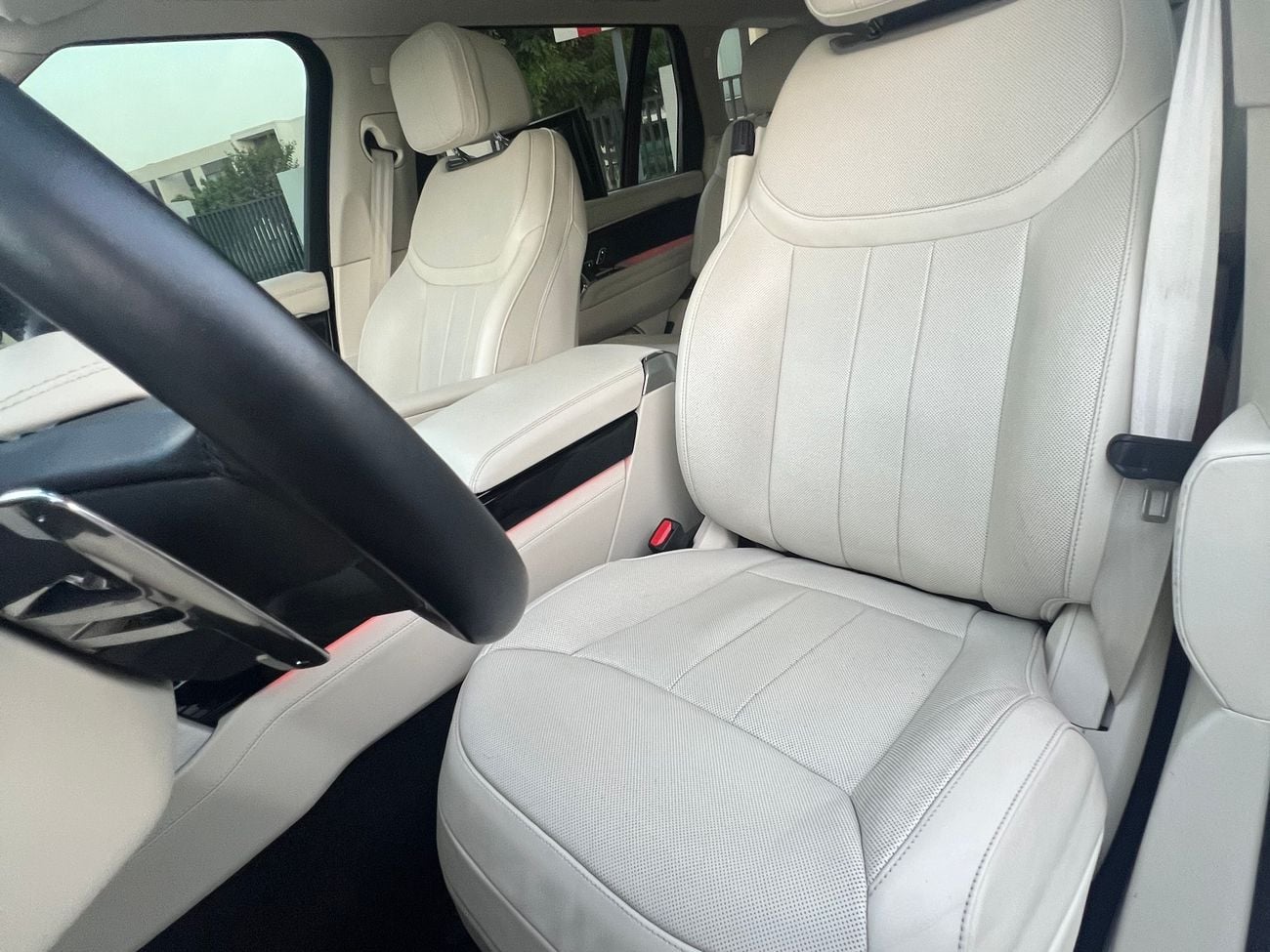 Land Rover Range Rover P400 SE LWB