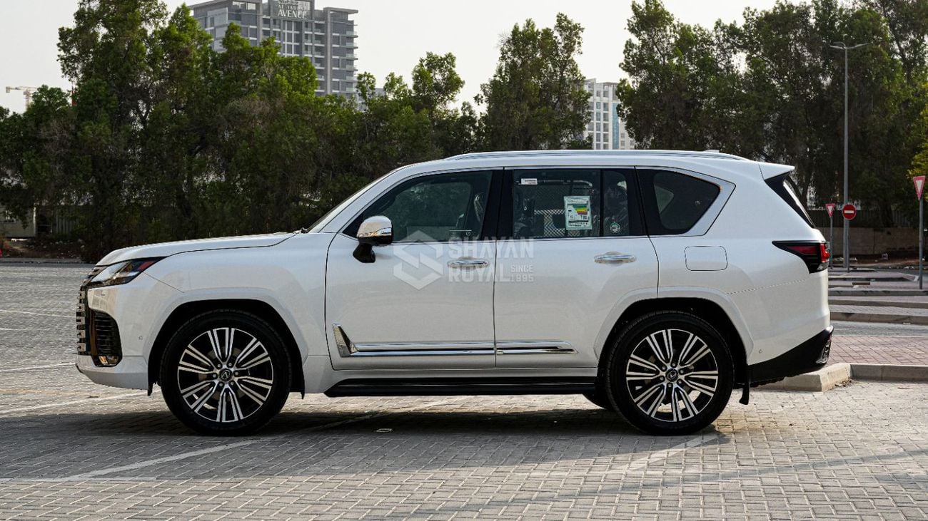 لكزس LX 700h SIGNATURE 3.5L TT HEV | AUTO PARKING | MARK LEVINSON | 7 SEATER AT 4WD 2026MY