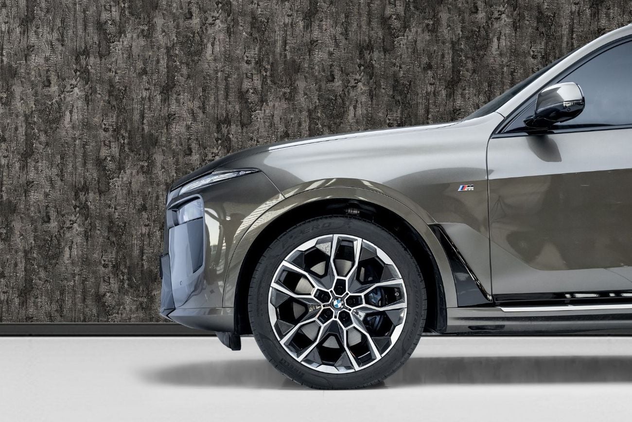 بي أم دبليو X7 XDRIVE40i لوكس M SPORT PACKAGE اشترِ الآن، وادفع في عام 2027 | معيار بلاك لاين | ضمان بي إم دبليو 2028 + عقد خدمة، دول مجلس التعاون
