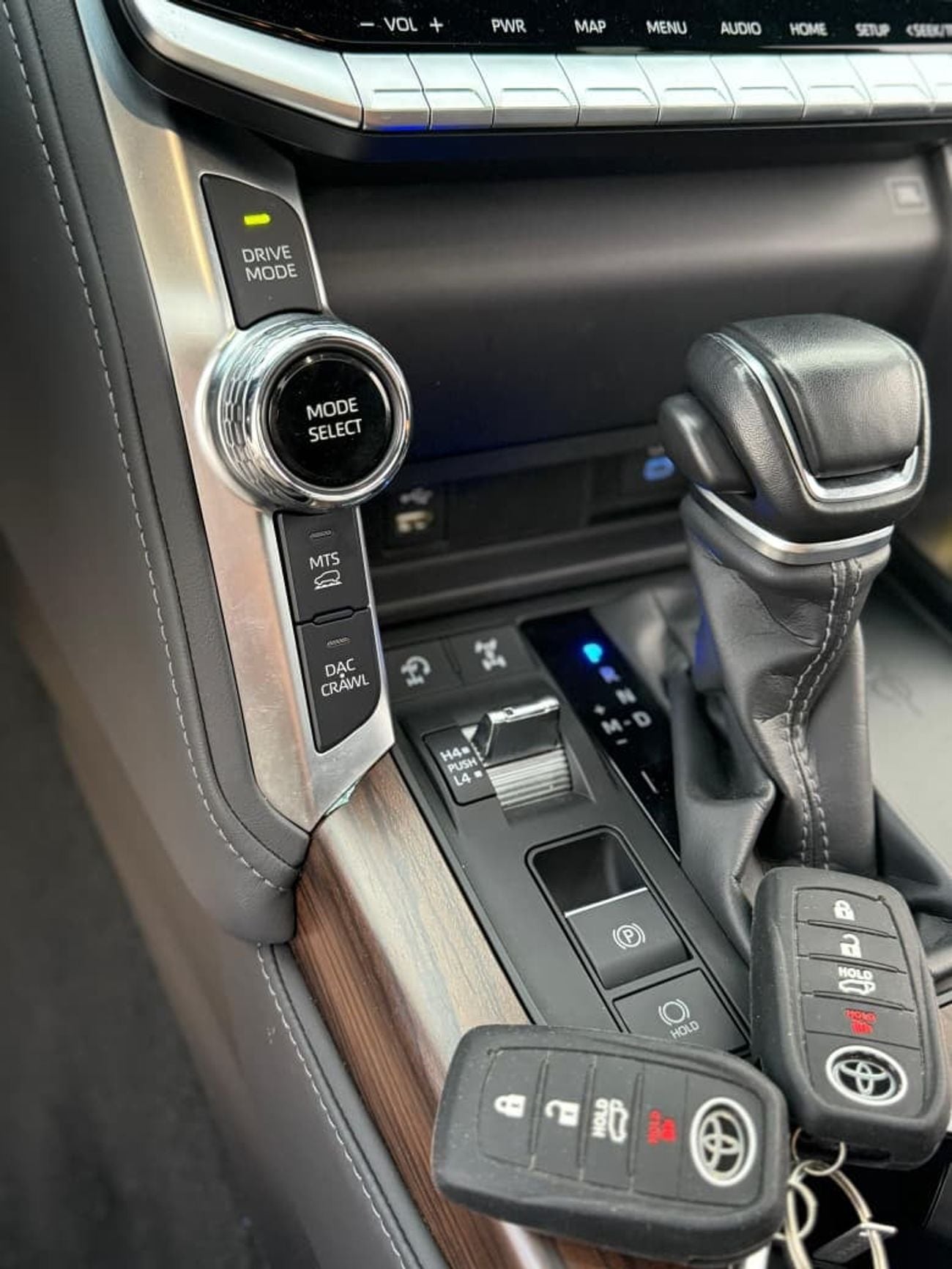 Toyota Land Cruiser VXR 2023 model Twin turbo 3.5L Pull option