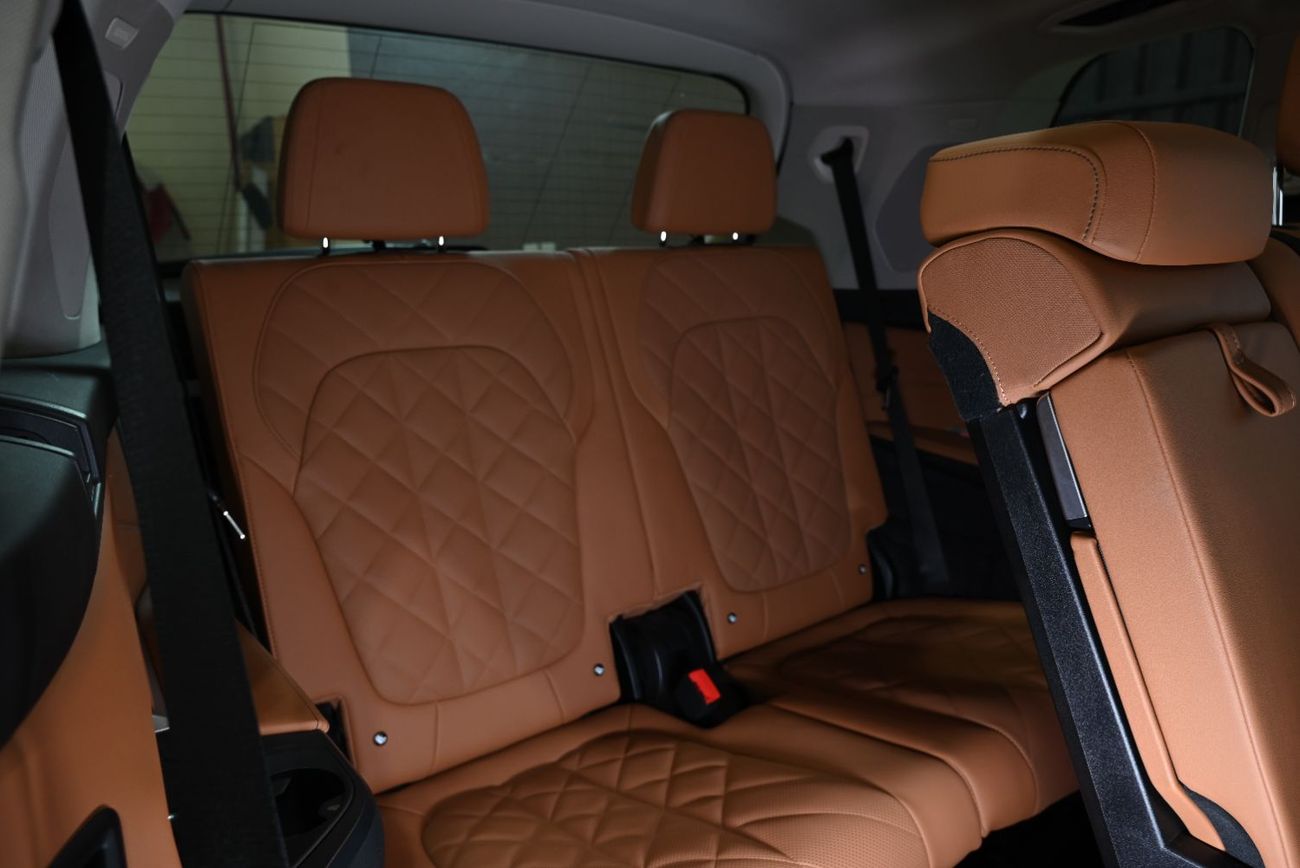 BMW X7 XDRIVE40I DESIGN PURE EXCELLENCE 2025 BMW X7 xDrive40i, Service History, 1 Year Warranty, Excellent Condition