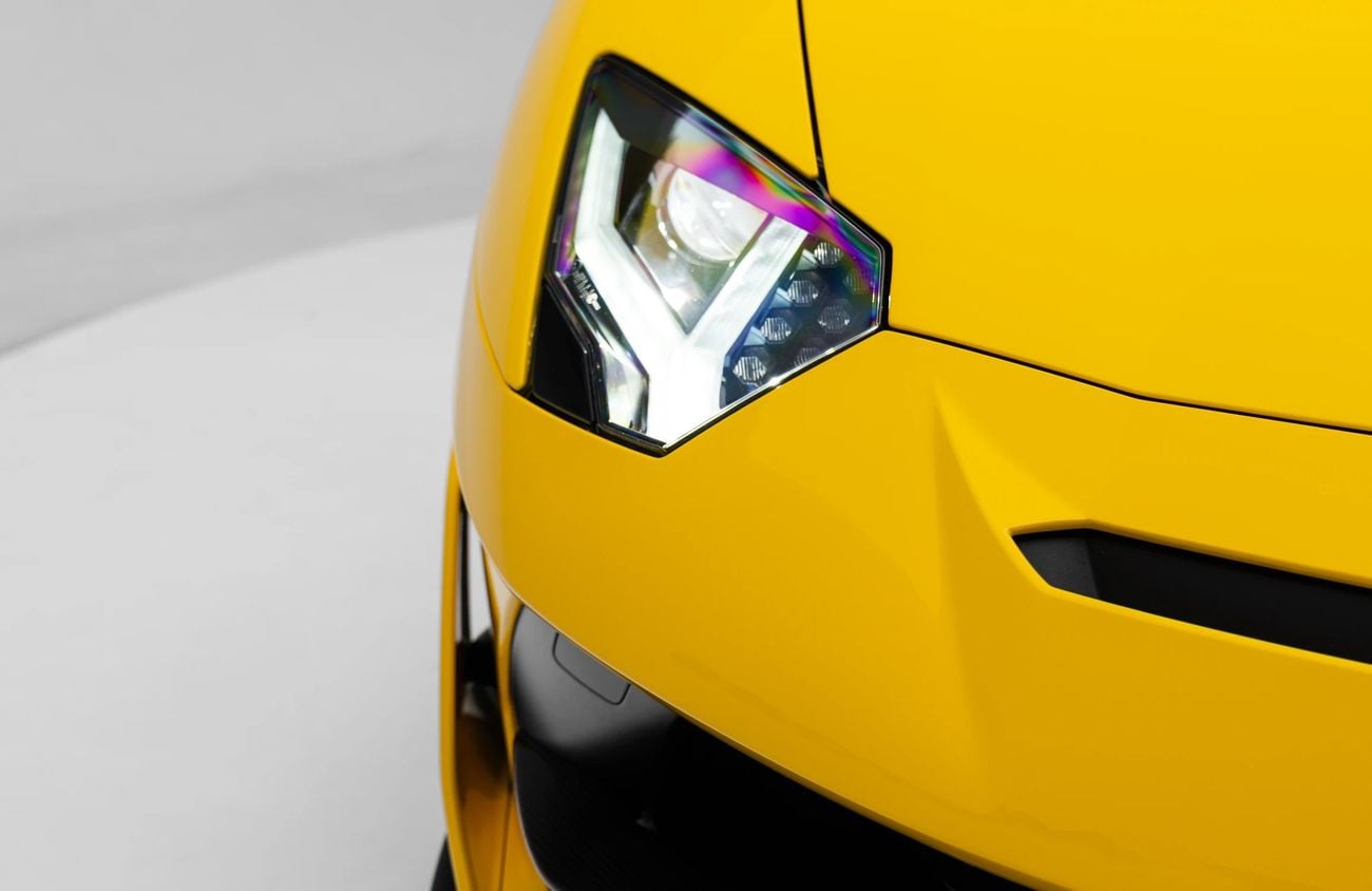 لامبورغيني أفينتادور 6.5L V12 Naturally Aspirated Engine