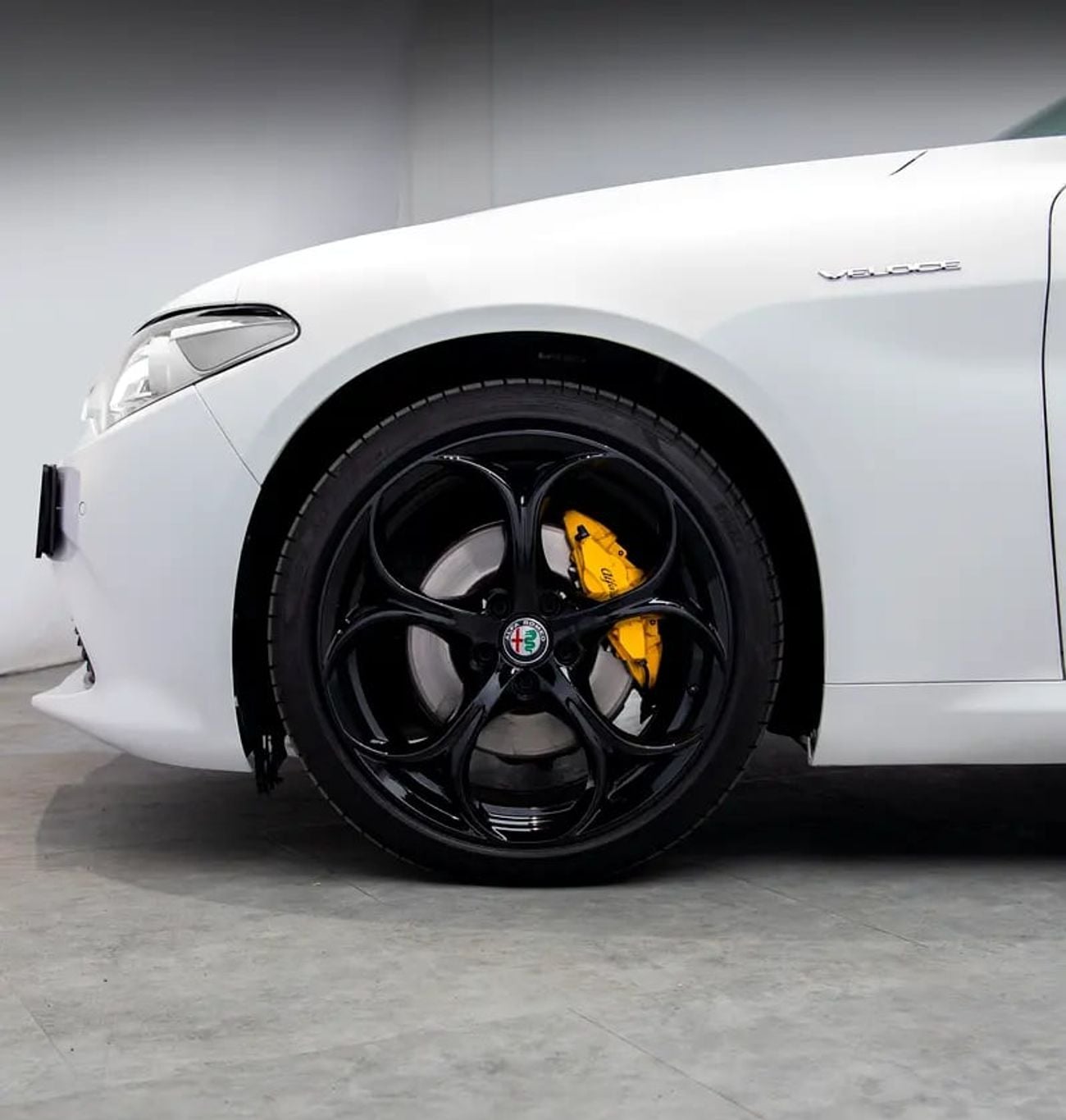 ألفا روميو جوليا فيلوتشي 0% DP Available • Full Service History • GCC Spec