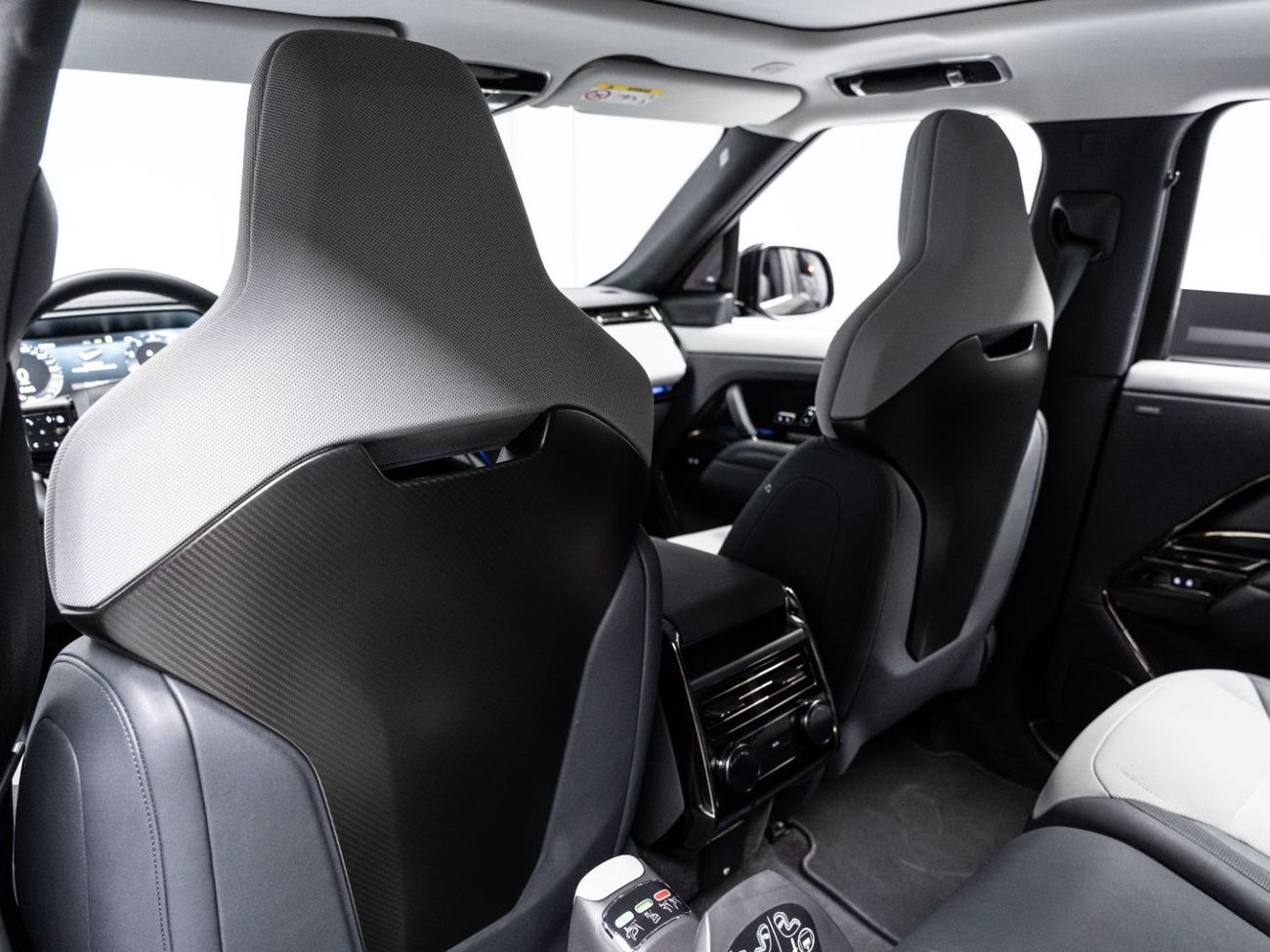 Land Rover Range Rover Sport SV EDITION ONE BUY NOW, PAY 2027 | THE BLACKLINE STANDARD | Al Tayer Warranty + Service Contract, Full Carbon, GCC