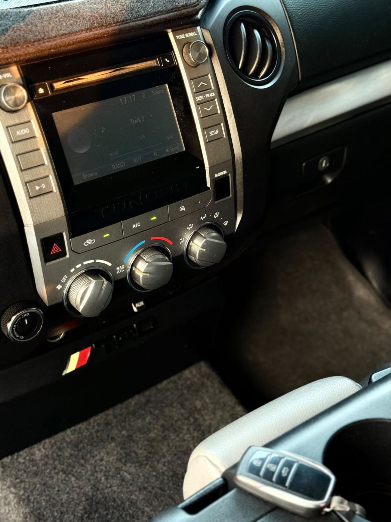 Toyota Tundra STANDARD 49,000