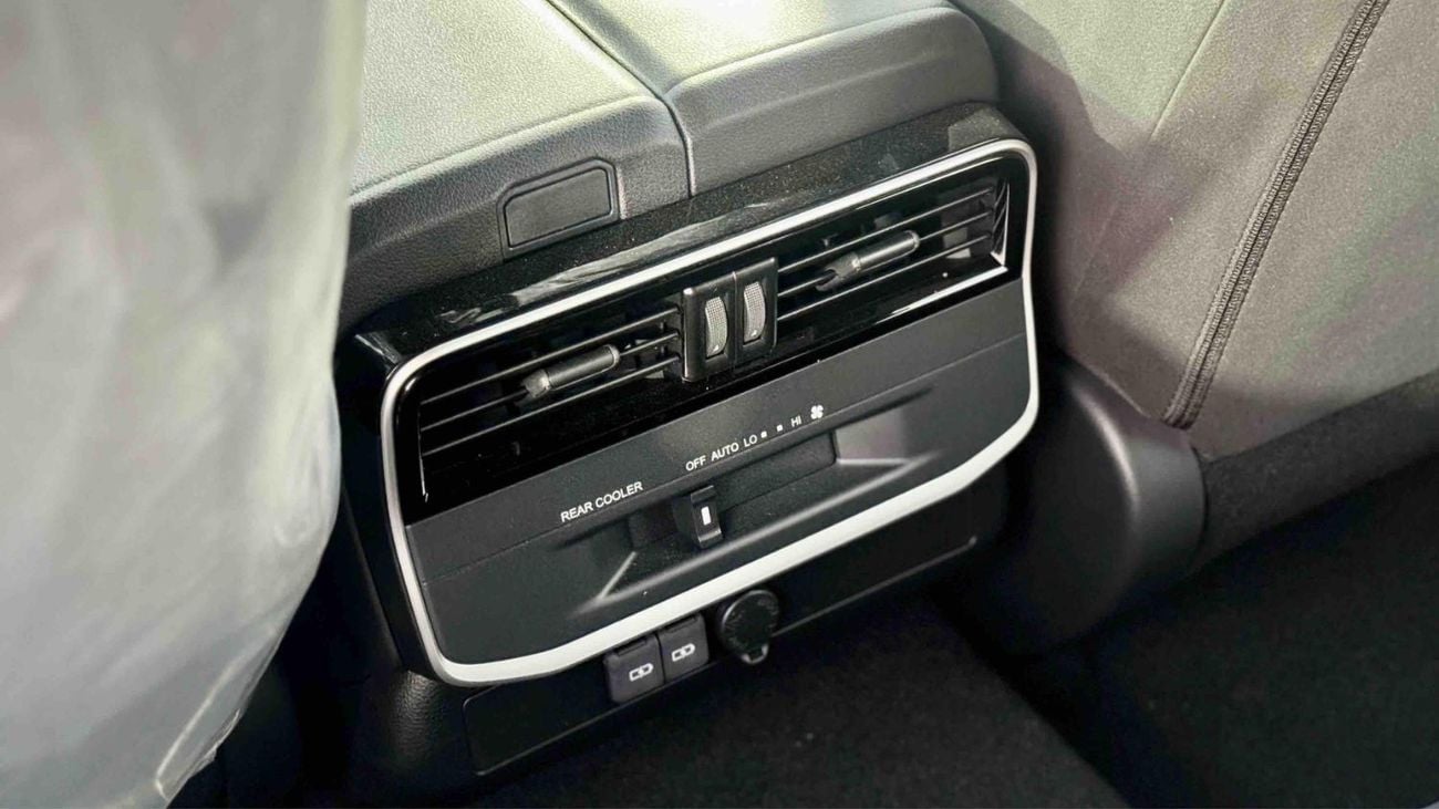 Toyota Land Cruiser GXR BASIC BLACK INTERIOR 2025