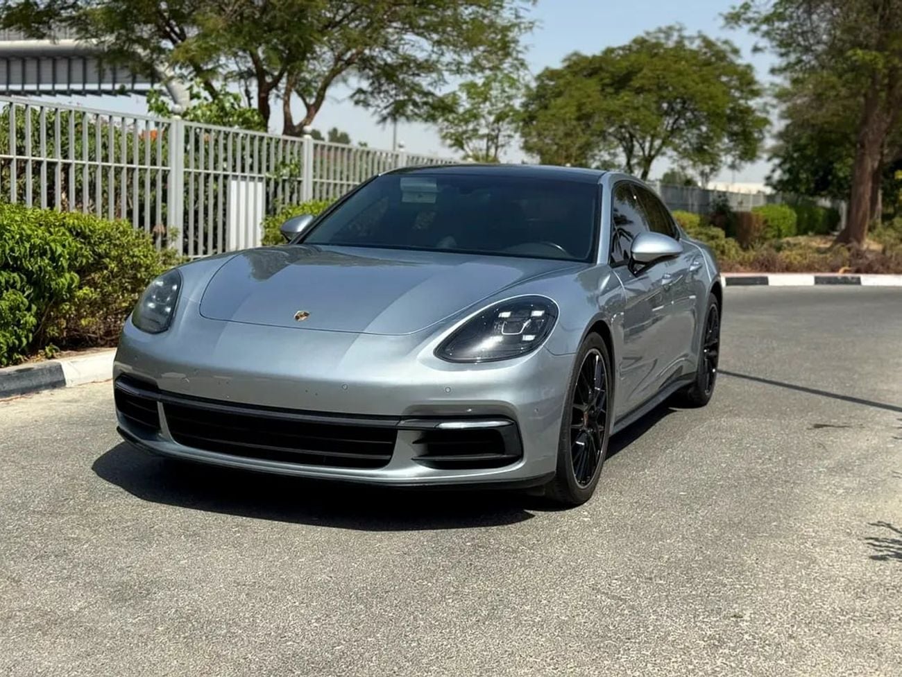 Porsche Panamera 4