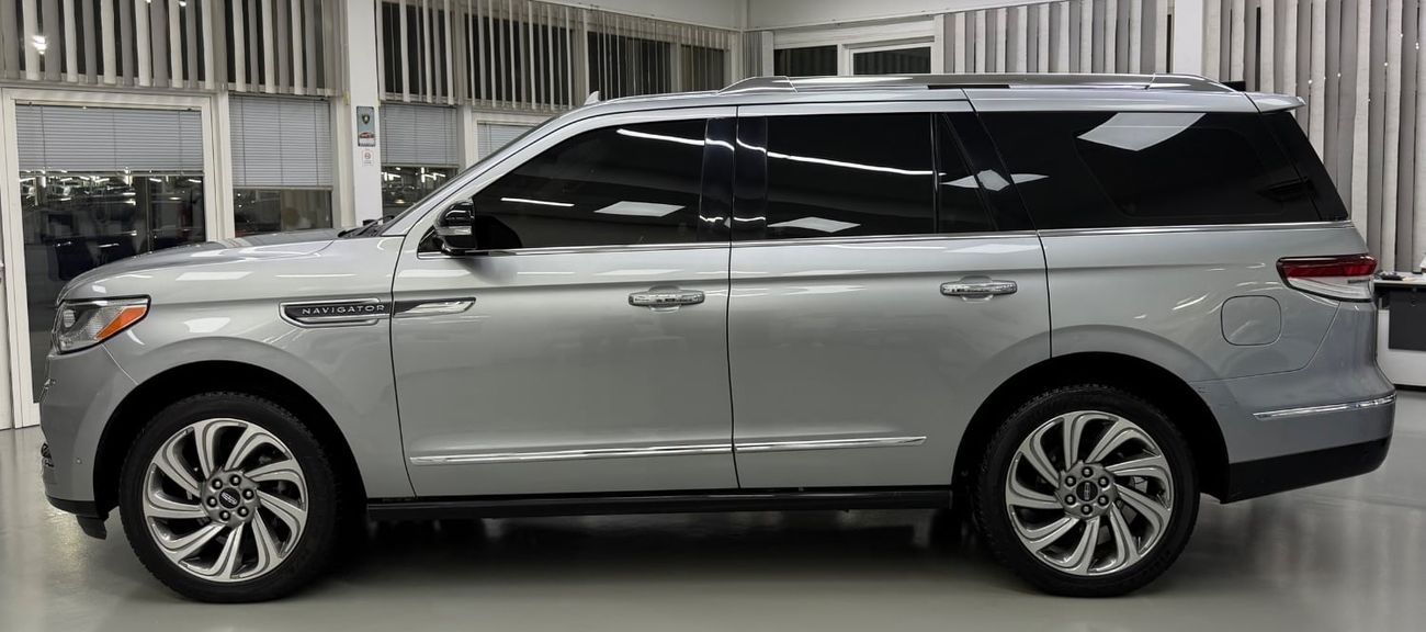 Lincoln Navigator RESERVE GCC .. FSH .. Perfect Condition .. Top Range