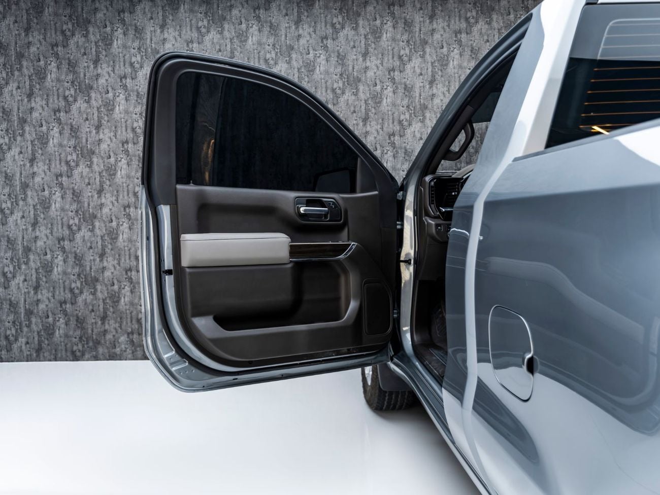 Chevrolet Silverado 1500 REG/CAB RST BUY NOW, PAY 2027 | THE BLACKLINE STANDARD | 2030 Chevrolet Warranty, Full Service History, GCC