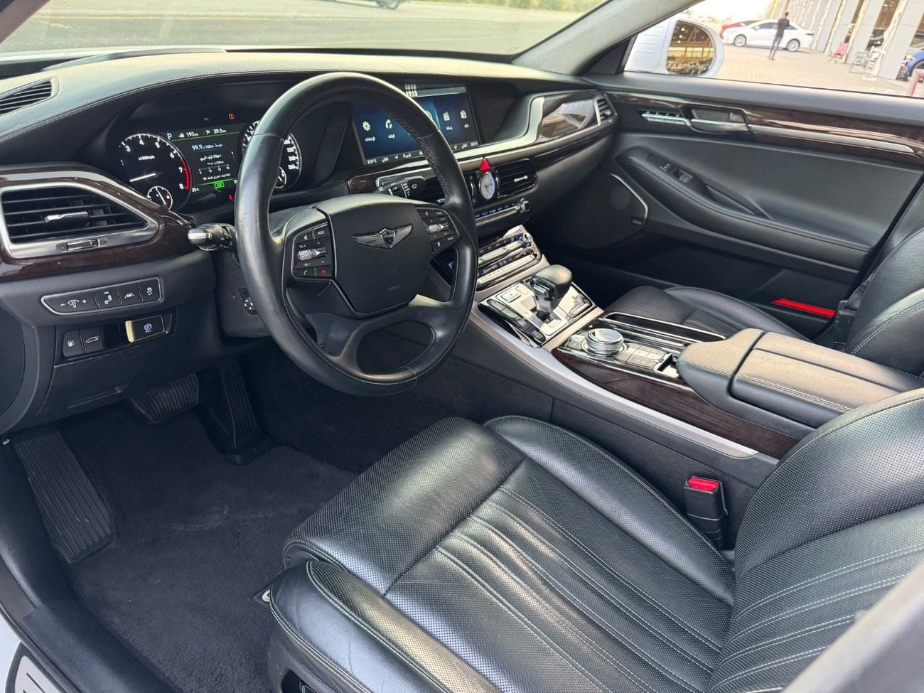 Genesis G90 ROYAL G90 ROYAL /LOW MILEAGE / 360 CAMERA/ REAR SCREENS/ FULL OPTIONS /
