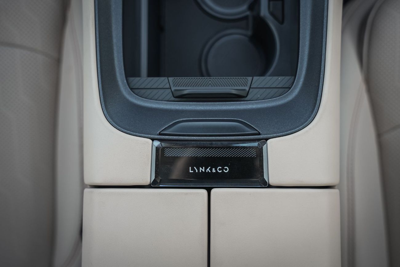 لينك أند كو 08 HALO 2025 Lynk & Co 08 EM-P 220 Performance AWD