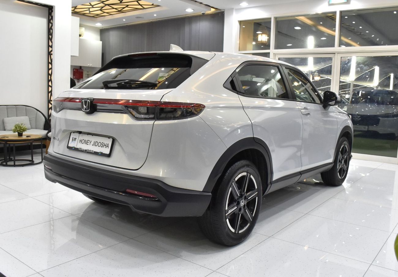 هوندا HRV LX عرض ممتاز على سيارة هوندا HR-V سعة 1.5 لتر (موديل 2025) باللون الفضي بمواصفات خليجية