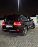 تويوتا لاند كروزر VXR