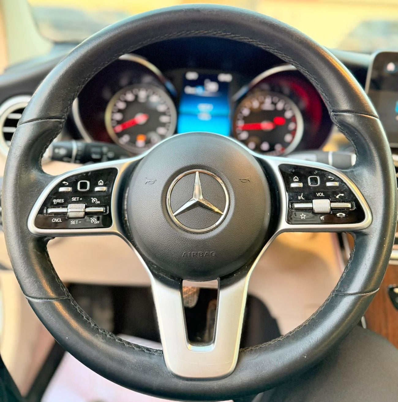Mercedes Benz GLC 300 STANDARD