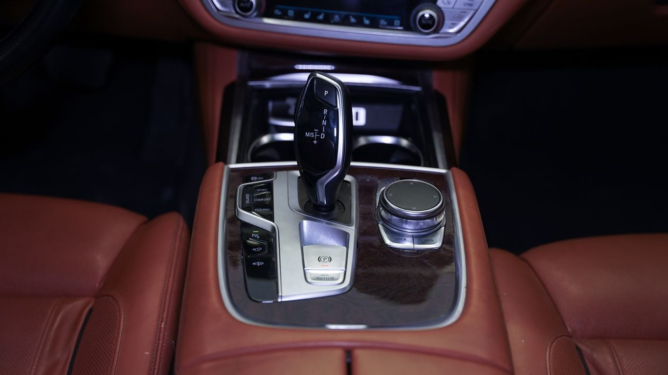 بي أم دبليو 740Li