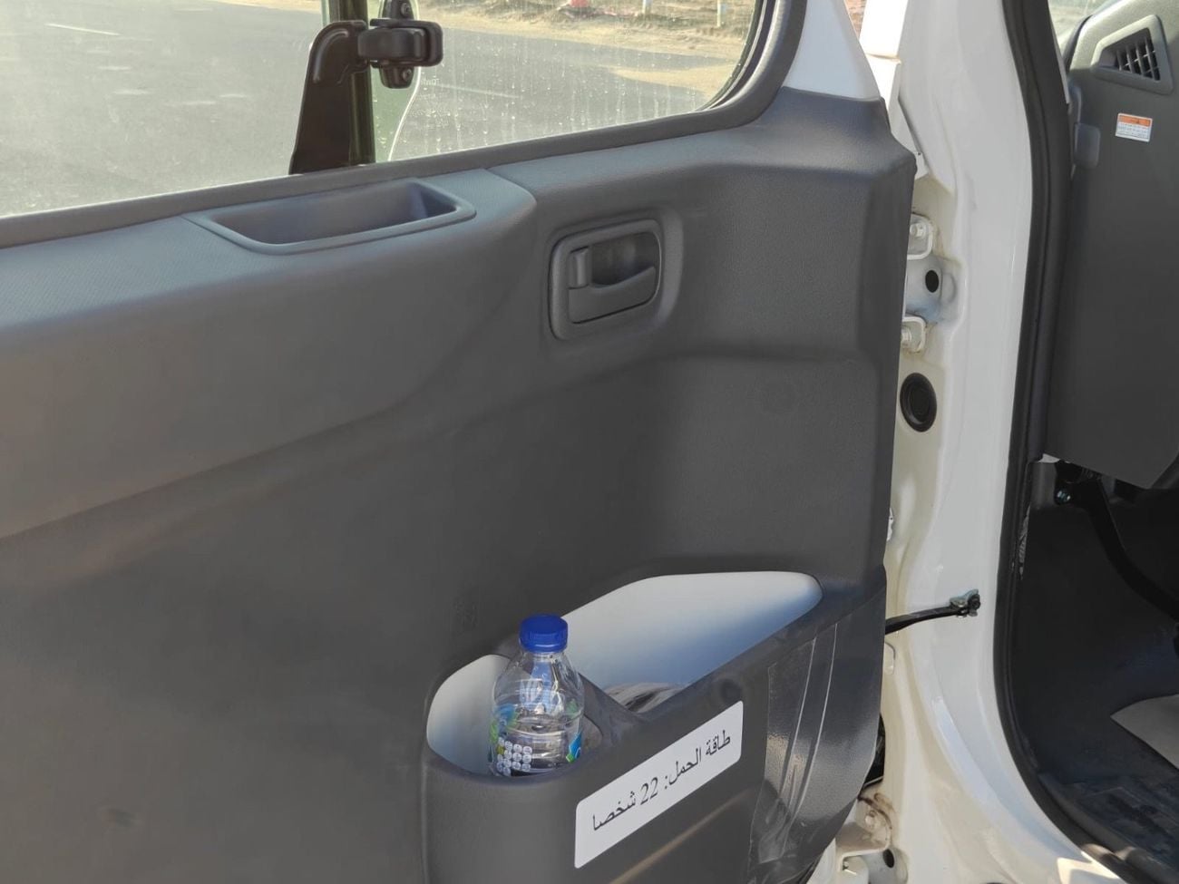 تويوتا كوستر 4.2L V6 DIESEL | 23 STR | M/T | AUTO DOOR | LUGGAGE RACK| MY2026