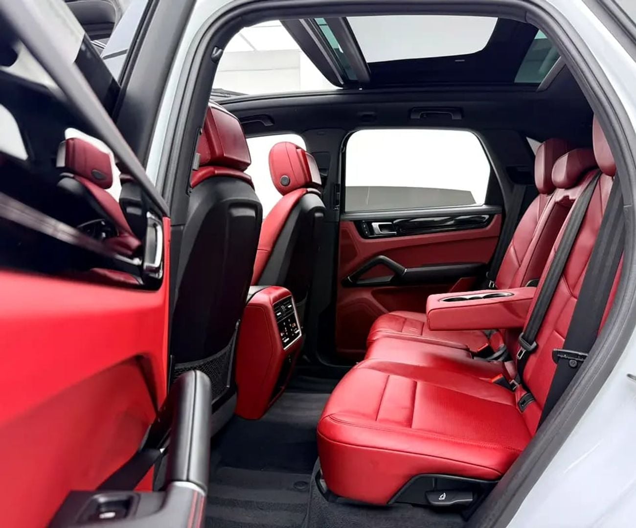 Porsche Cayenne STANDARD Warranty, Full Service History, Fully Loaded, Excellent Condition, GCC