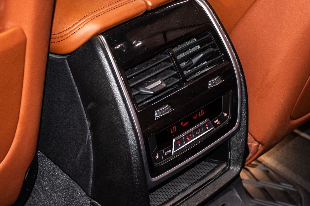 BMW X7 M60i XDRIVE