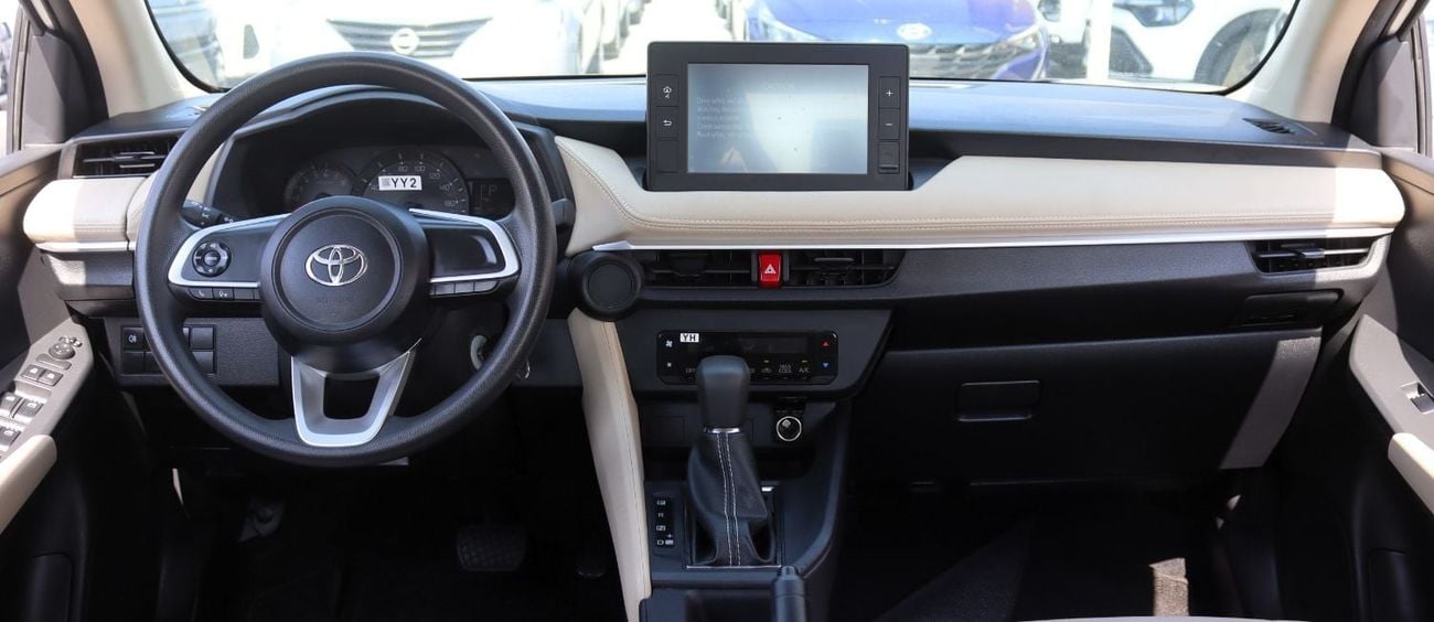 Toyota Yaris E ACCIDENTS FREE - GCC - ORIGINAL PAINT - PERFECT CONDITION INSIDE OUT