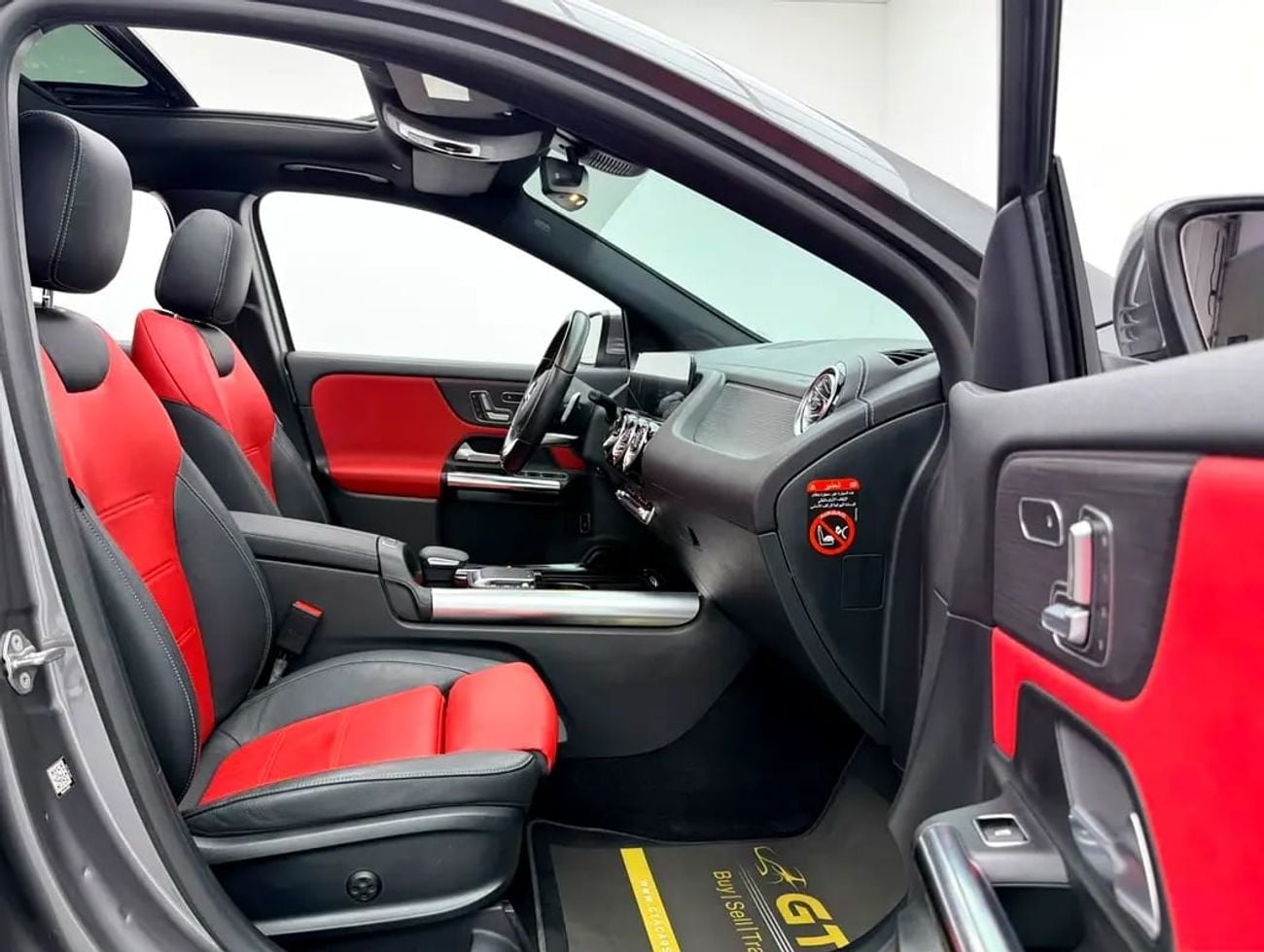 Mercedes Benz GLA 200 GLA200, MB Warranty, MB Service Pack, Fully Loaded, GCC