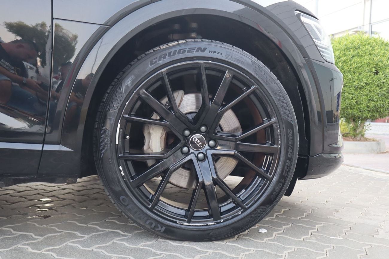 Audi Q8 e-tron 50 S-LINE