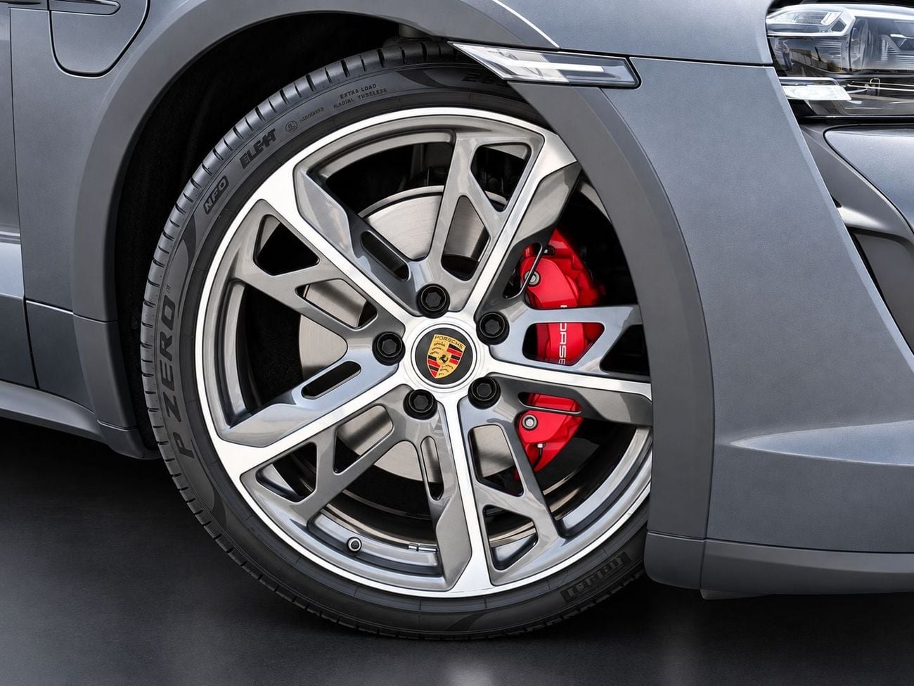 بورش تايكان 4S CROSS TURISMO