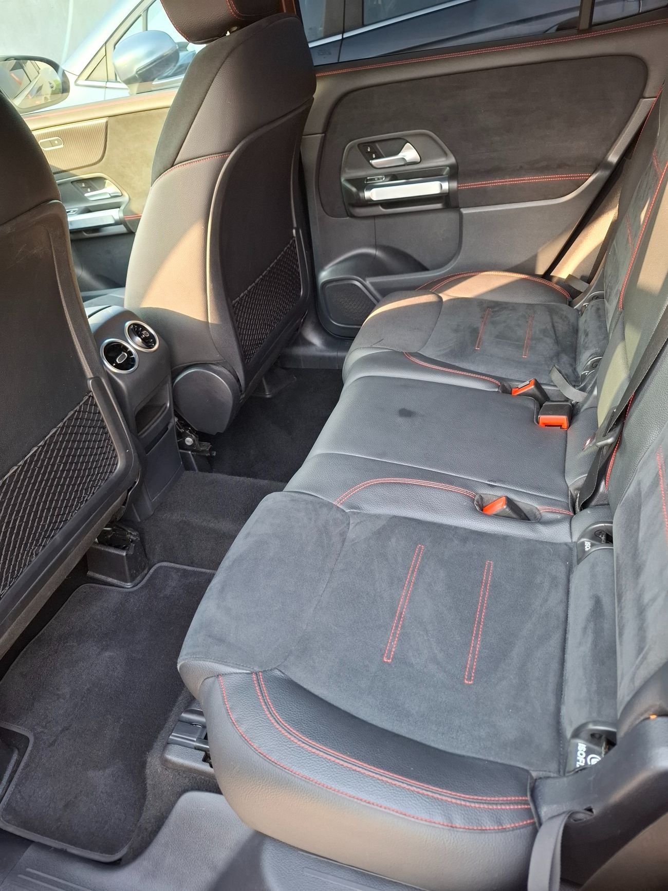 مرسيدس بنز GLB 250 4MATIC