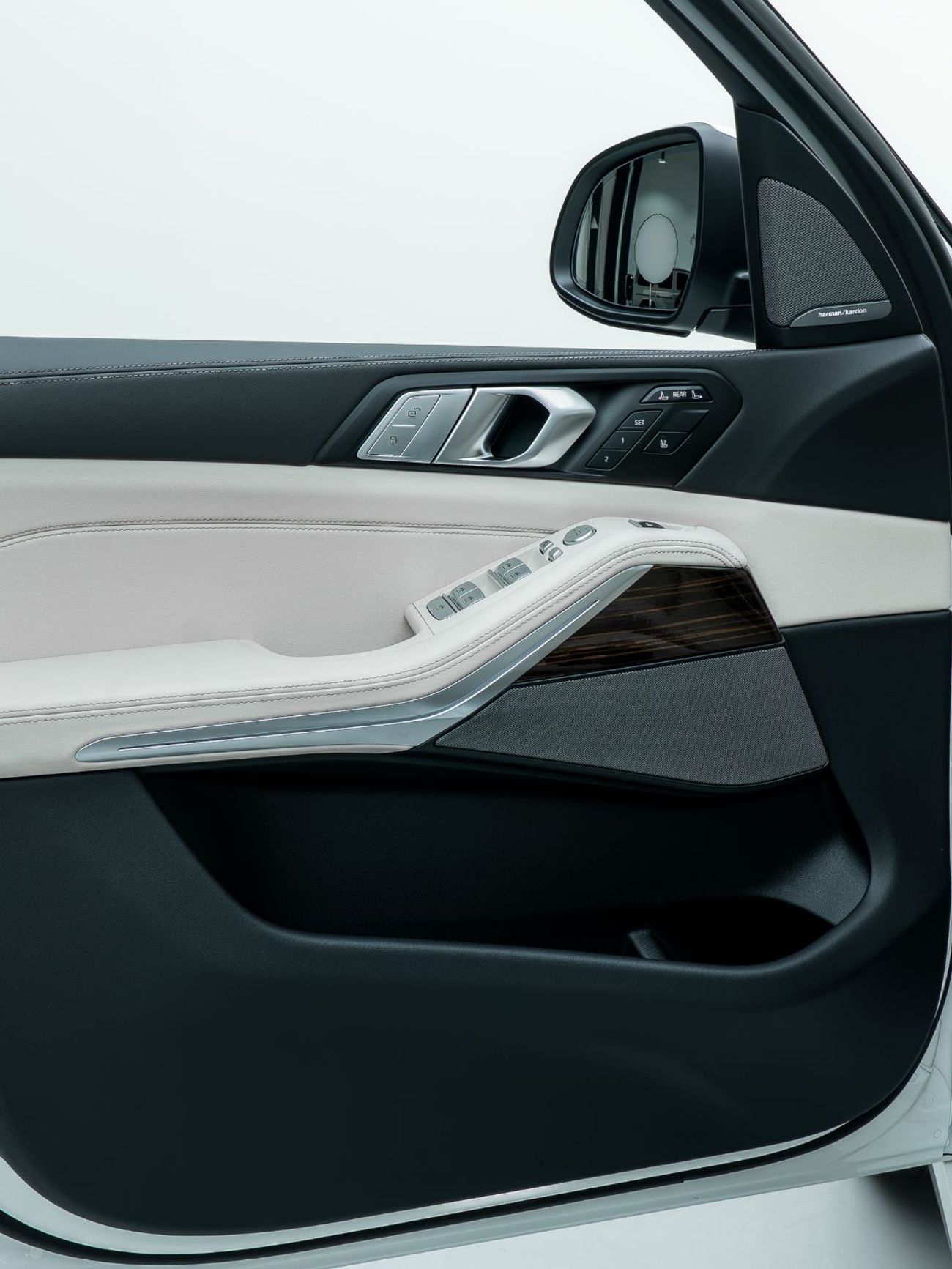 بي أم دبليو X7 XDRIVE40I DESIGN PURE EXCELLENCE