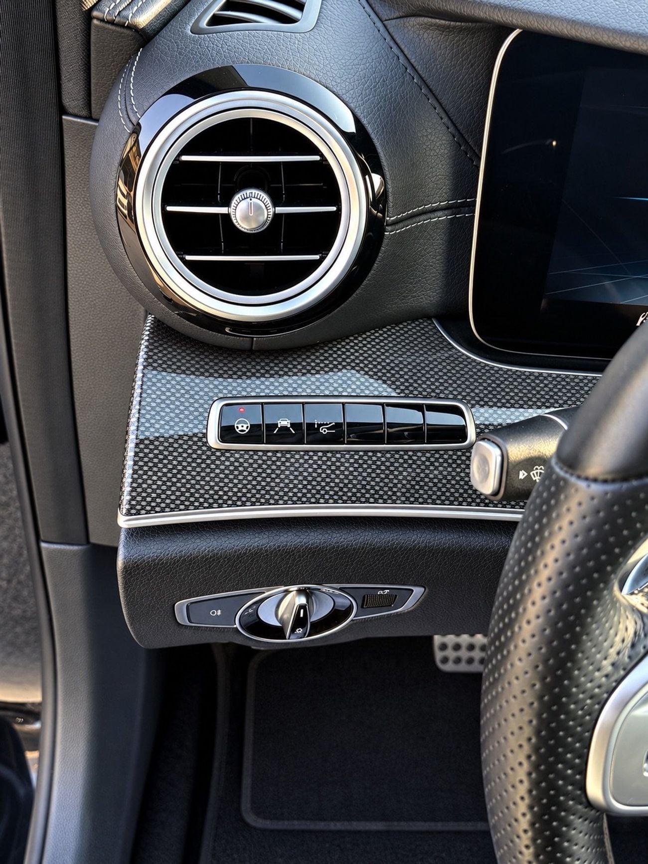 Mercedes Benz E350 AMG Mercedes-Benz E350 4MATIC AMG – 2019