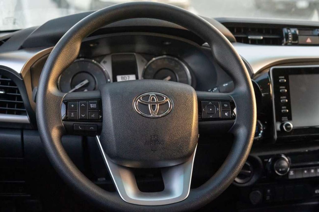 Toyota Hilux SGLX 2.4L DIESEL Jordan Specs