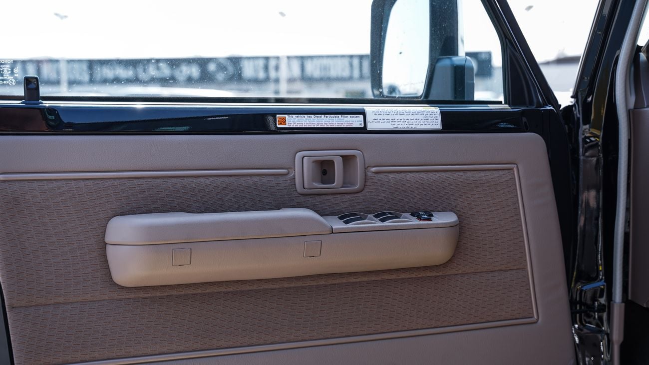 Toyota Land Cruiser 70