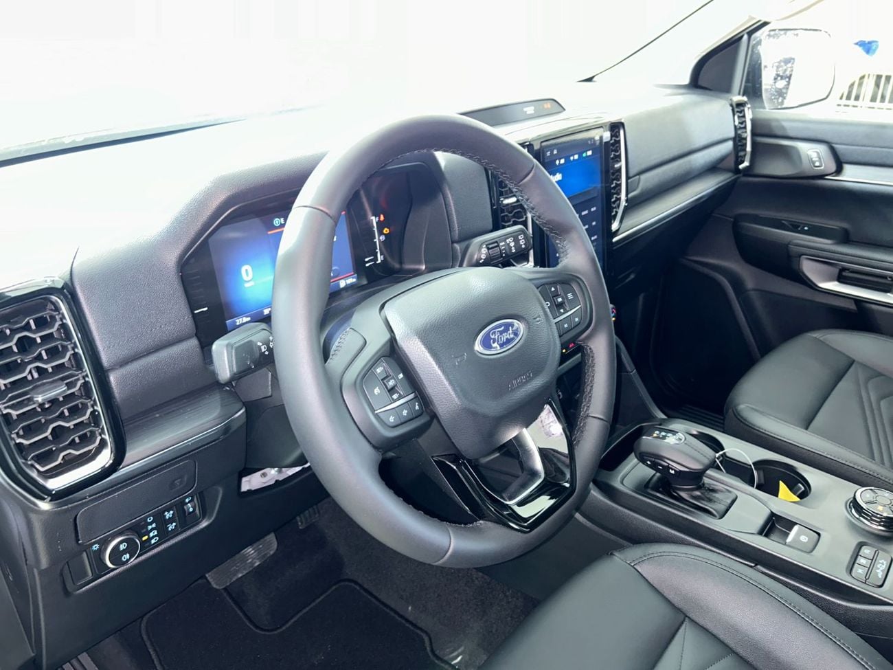 Ford Everest XLT EVR424 / AL TAYER MOTORS/ AL QOUZ SHOWROOM