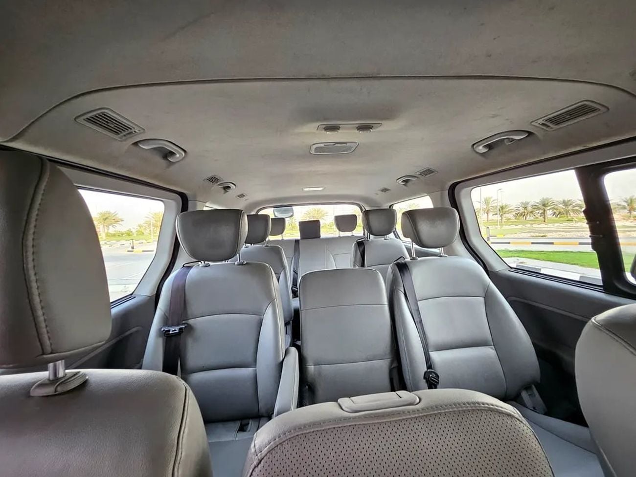 هيونداي جراند ستاريكس STANDARD DIESEL Full Automatic 12 Leather Seats Complete Condition With Low KM